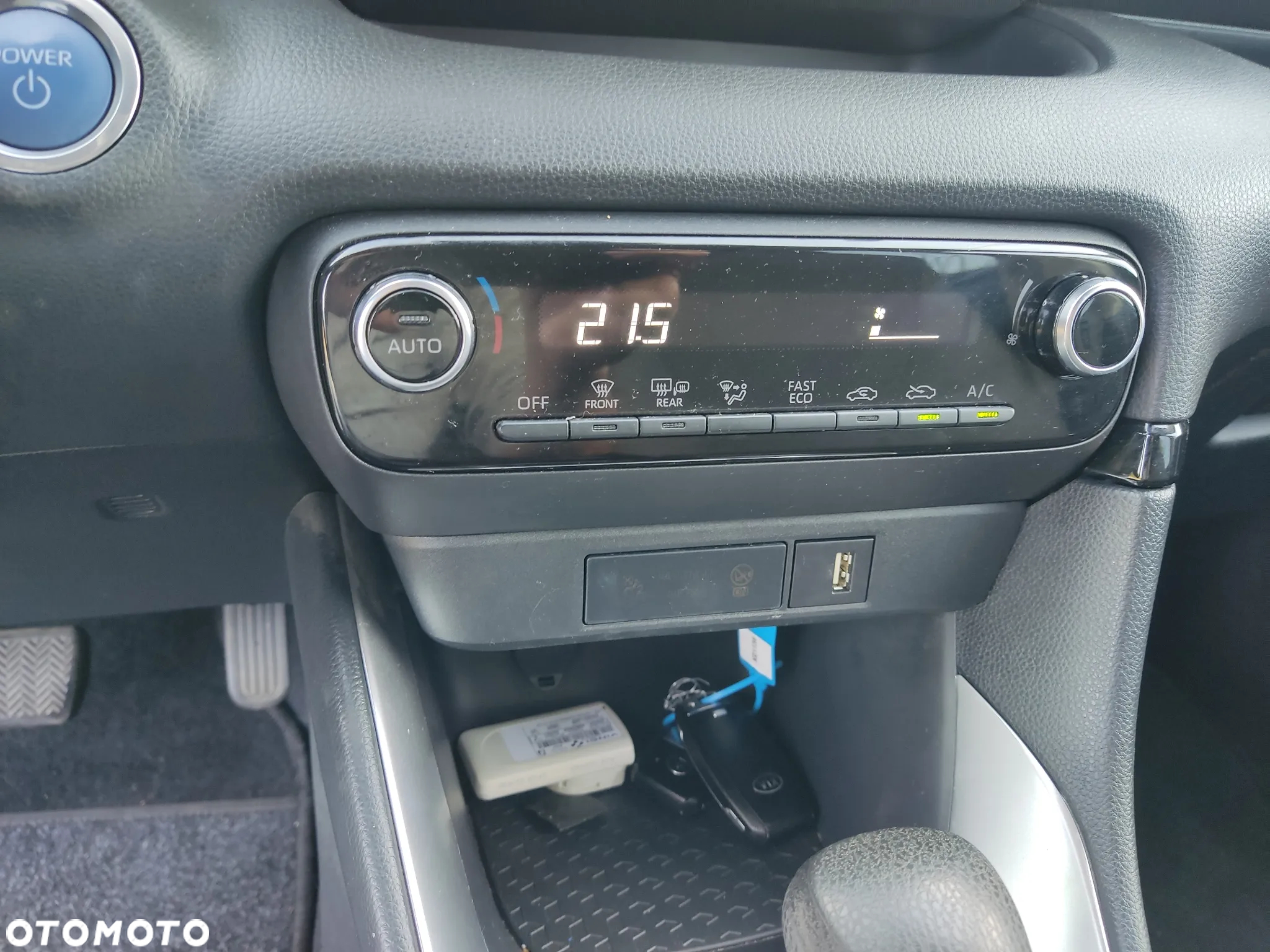 Toyota Yaris Hybrid 1.5 Executive - 24