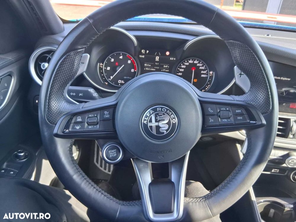 Alfa Romeo Giulia - 10