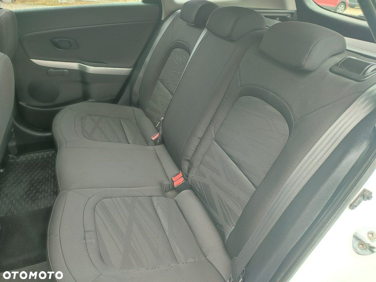 Kia Ceed - 14