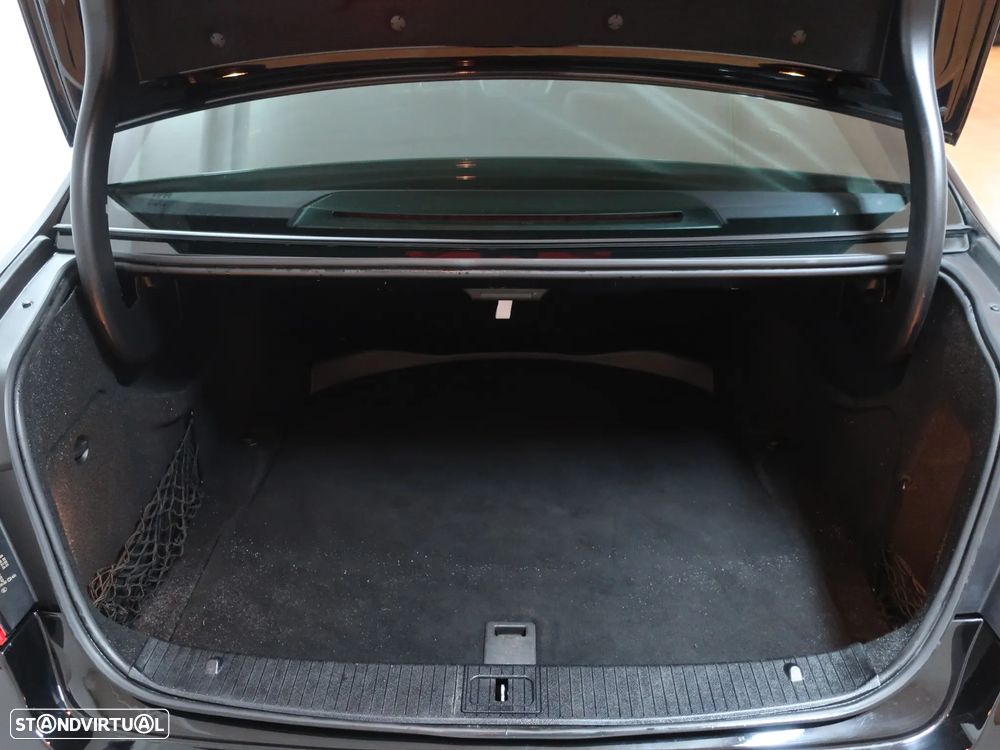 Mercedes-Benz E 250 CDi Avantgarde BlueEfficiency - 8