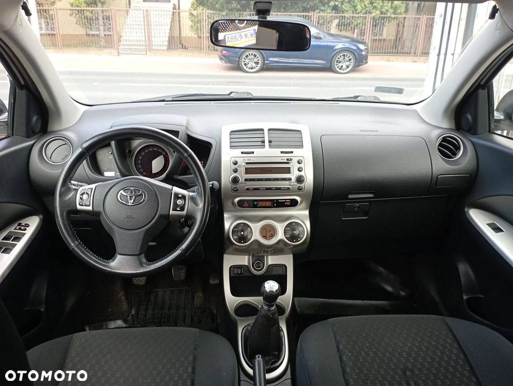 Toyota Urban Cruiser 1.33 Sol - 8