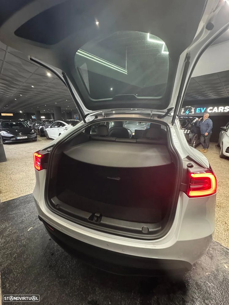 Tesla Model Y Performance Tração Integral - 18