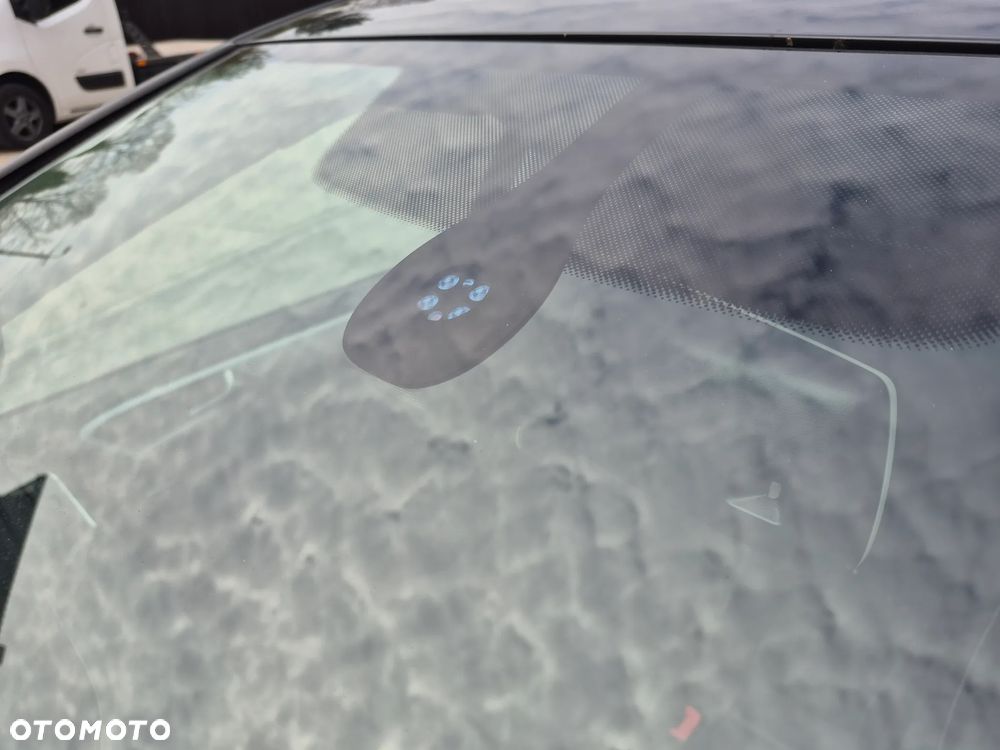 Volkswagen Golf - 33