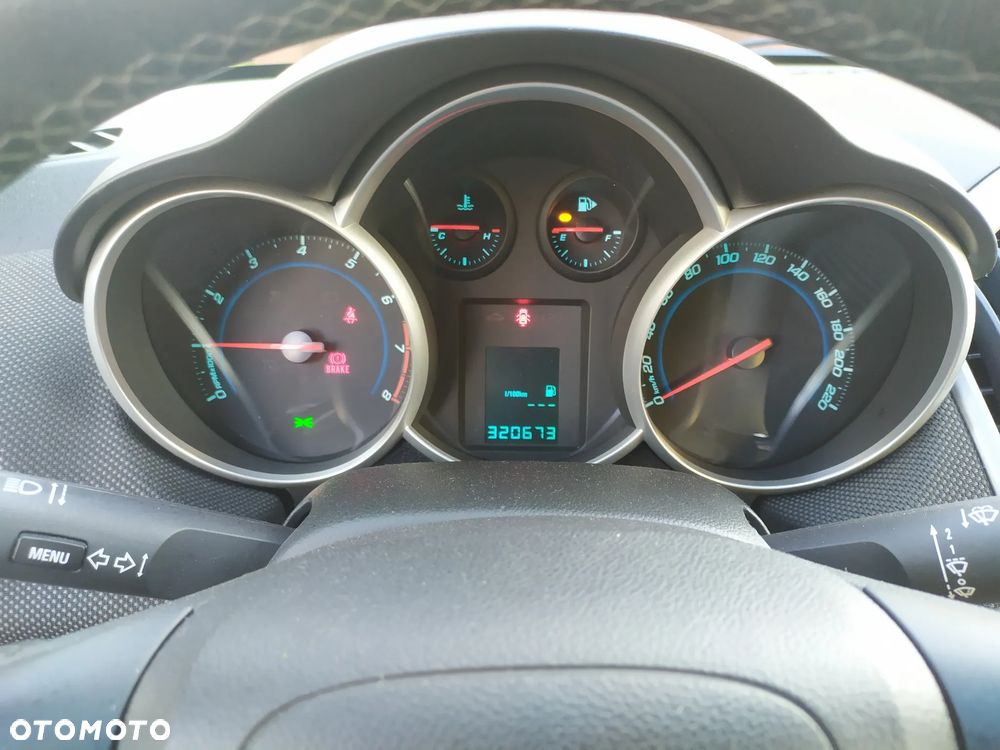 Chevrolet Cruze - 29