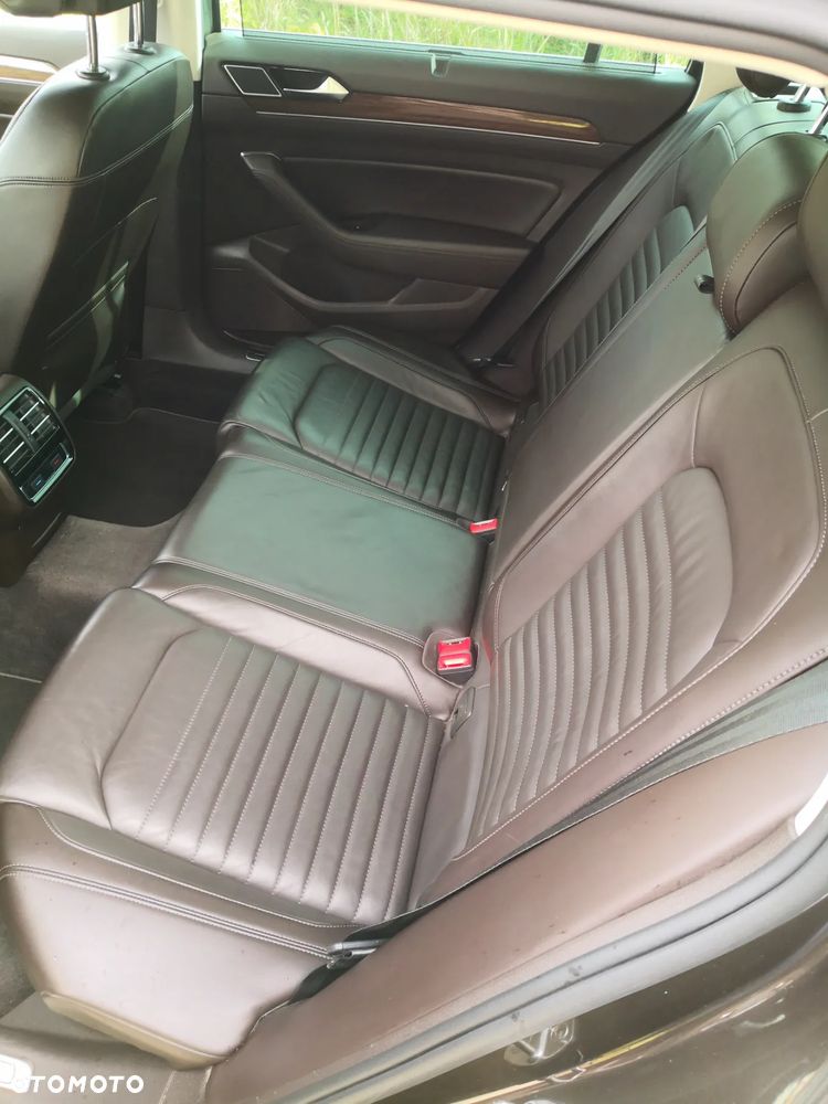 Volkswagen Passat - 24