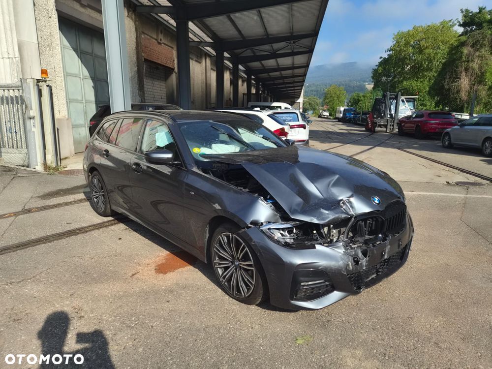 BMW Seria 3 320d xDrive M Sport sport - 2