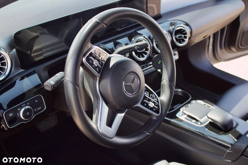 Mercedes-Benz Klasa A 220 7G-DCT Progressive - 4