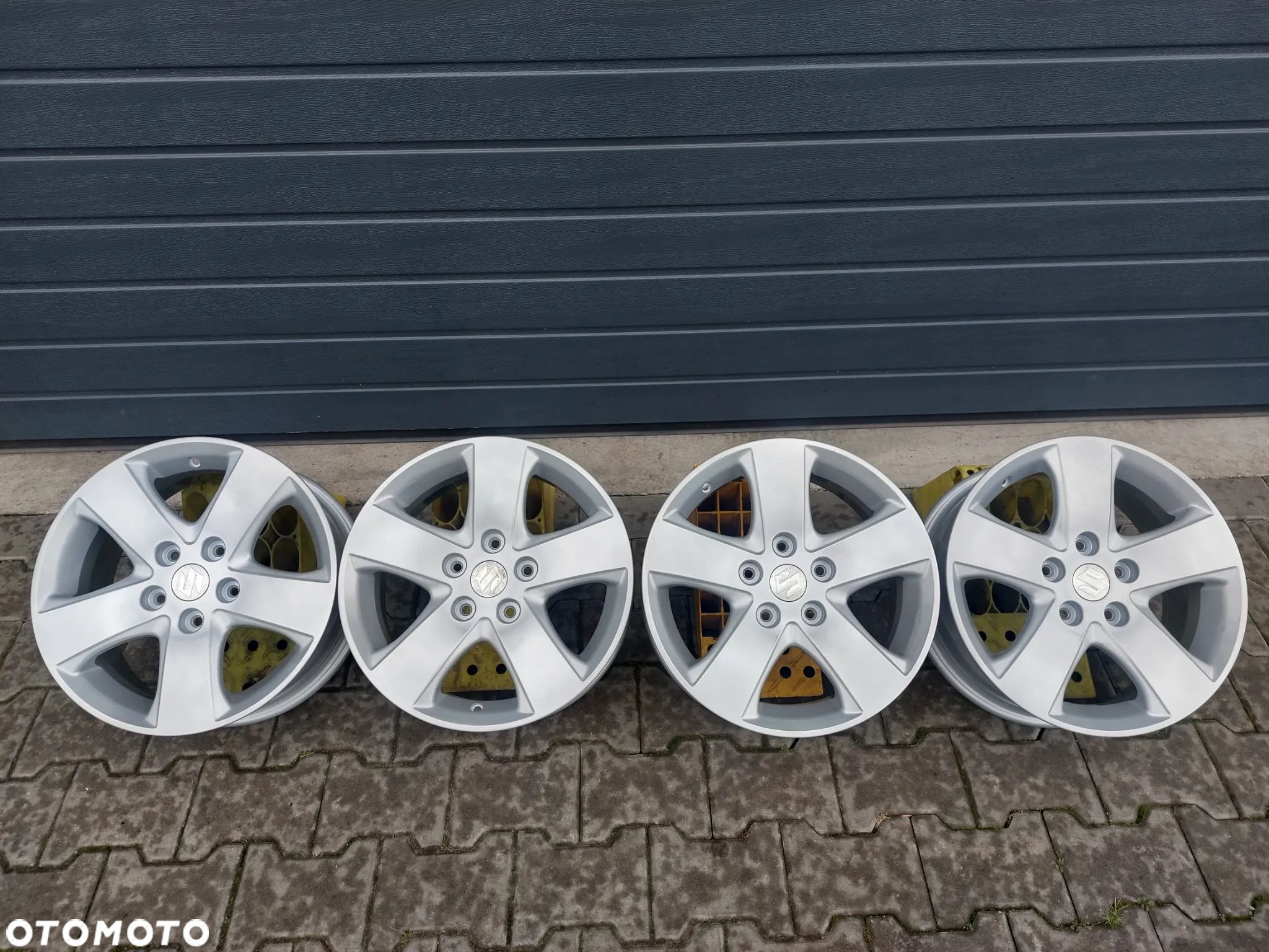 SUZUKI SX4 FELGI ALUMINIOWE R16 6.5J ET45 5X114.3 ORYGINAŁ PROSTE ! ODŚWIEŻONE - 1