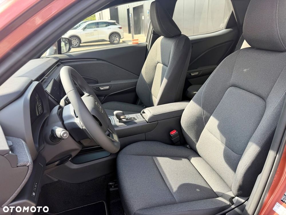 Lexus LBX 1.5 Hybrid - 9