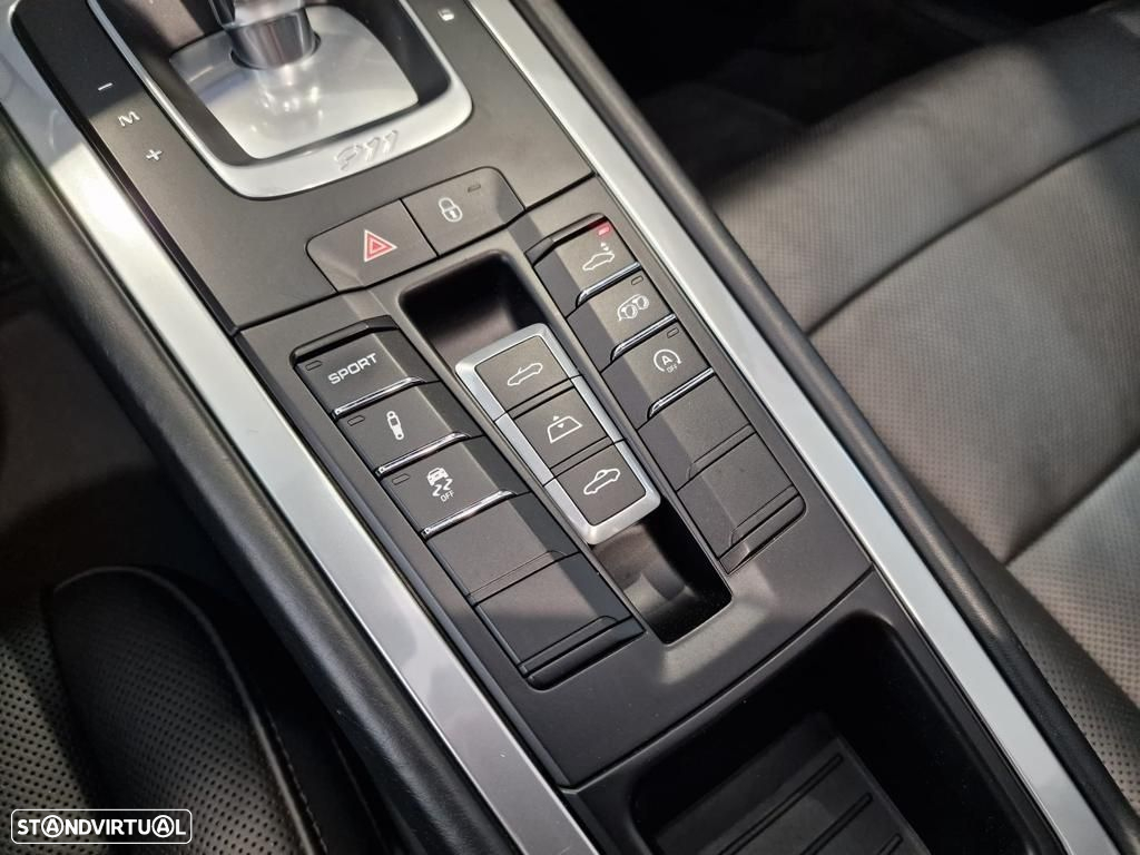 Porsche 911 (991) Carrera 4 S PDK - 21