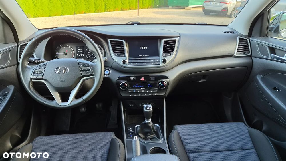 Hyundai Tucson 1.7 CRDI BlueDrive Style 2WD - 9