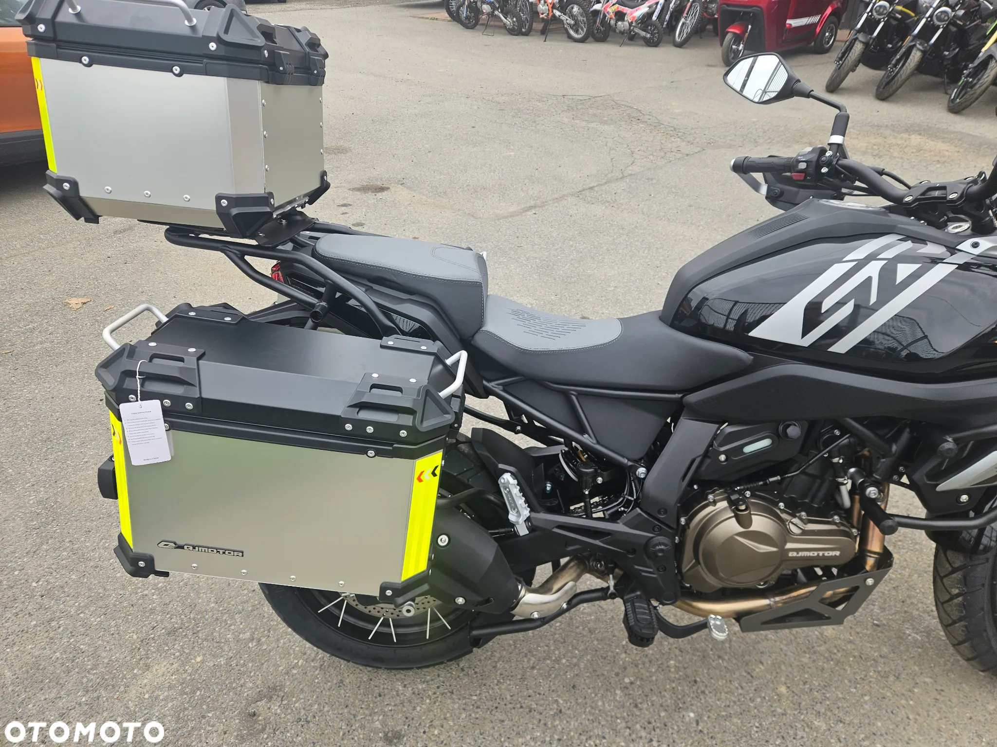 QJMOTOR SRT 600SX - 9