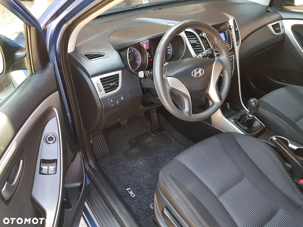 Hyundai i30 blue 1.4 Classic - 24