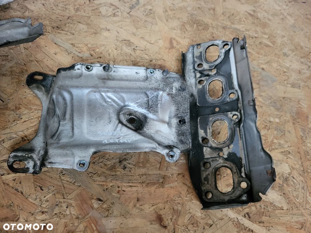 Osłona obudowa katalizatora Peugeot 3008 1.6 THP - 5