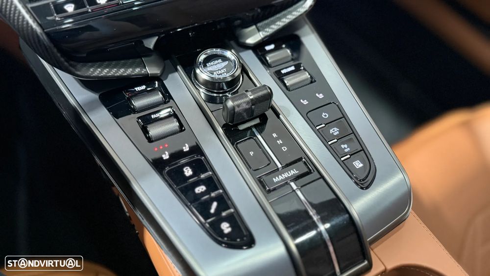 Aston Martin Vanquish V12 - 36