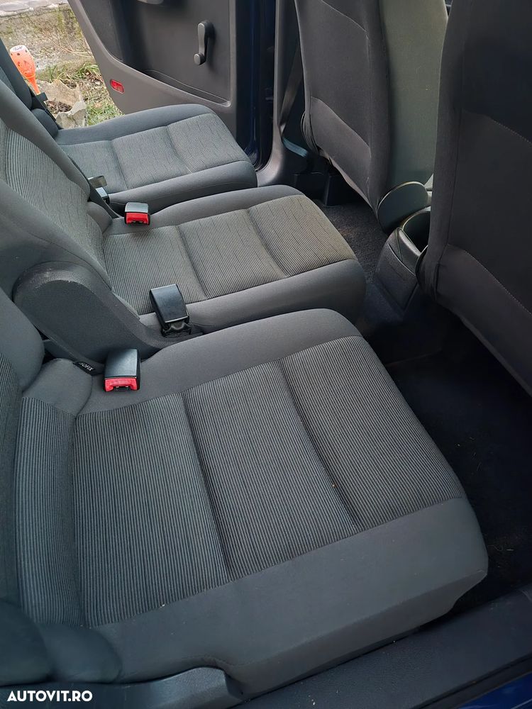 Volkswagen Touran 1.4 TSI DSG Trendline - 5