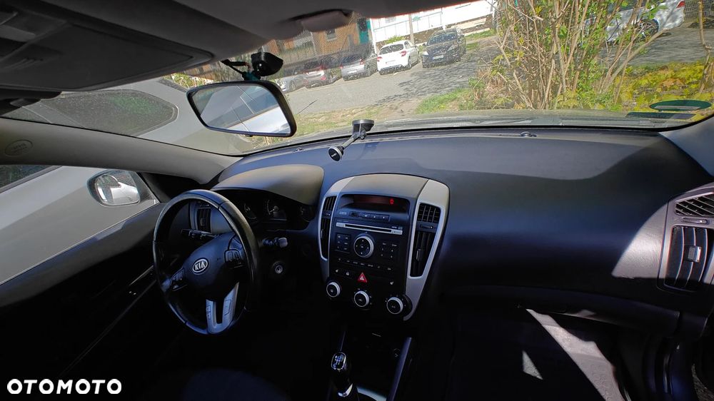 Kia Ceed - 26