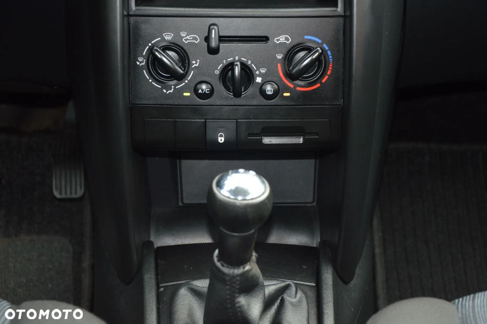 Peugeot 207 75 Tendance - 23