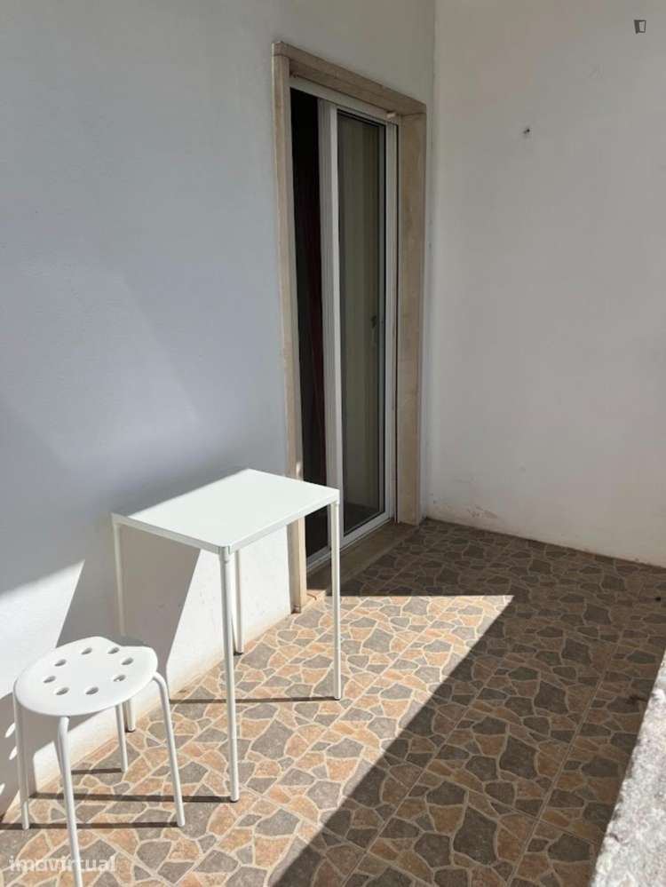 Quarto - localizado em Olivais Coimbra - Grande imagem: 2/13