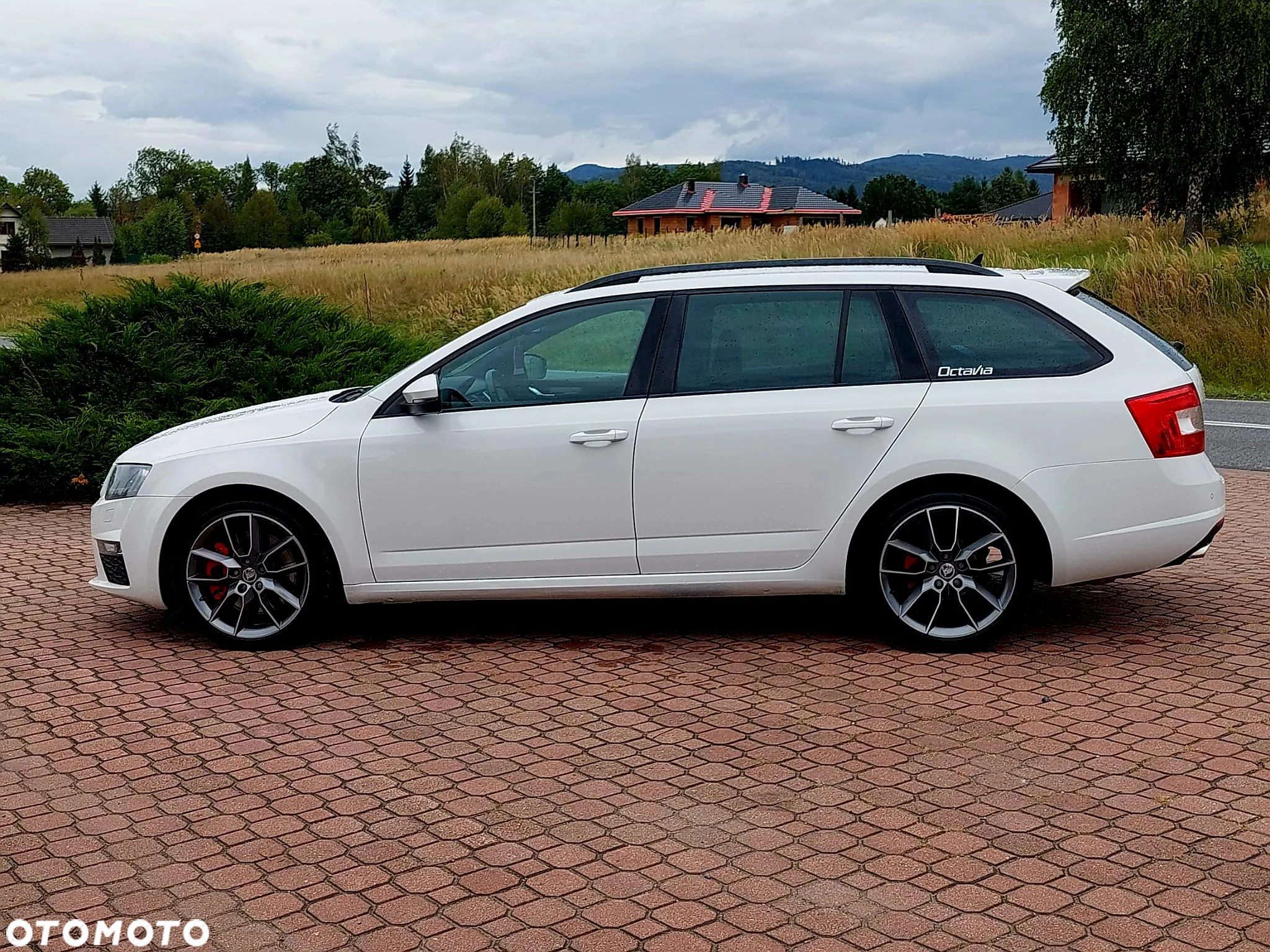 Skoda Octavia Combi 2.0 TDI RS - 4