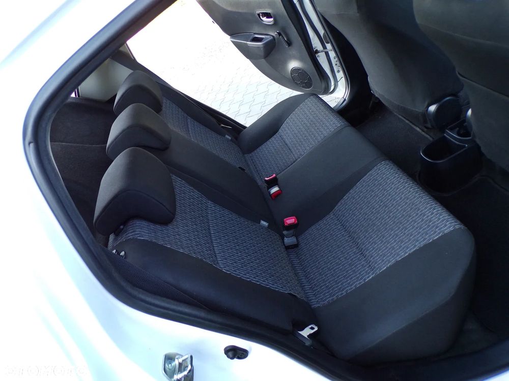 Toyota Yaris 1.33 VVT-i Comfort - 24