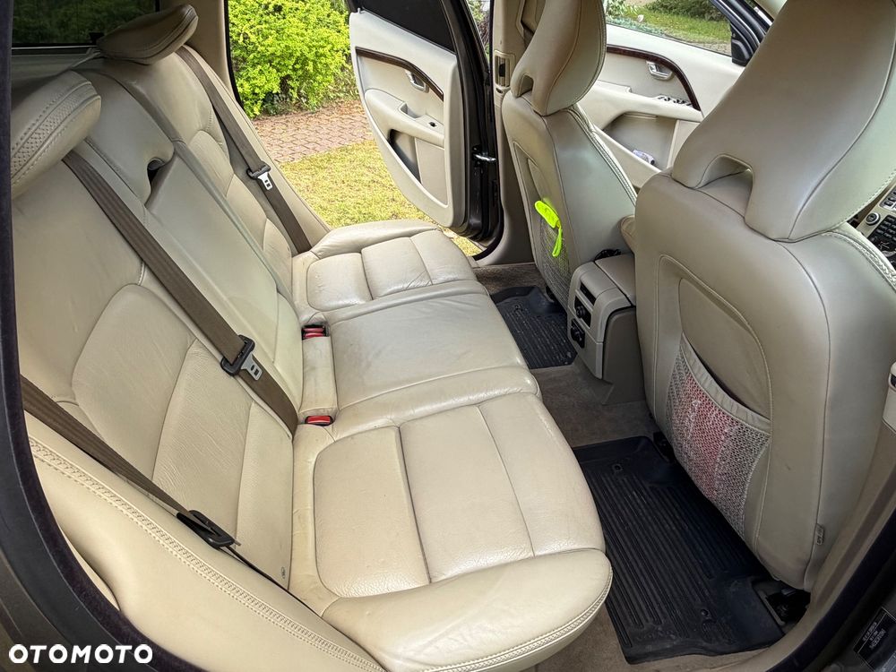 Volvo XC 70 - 24