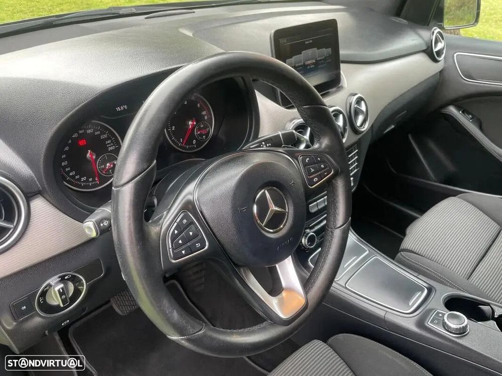 Mercedes-Benz B 180 - 32