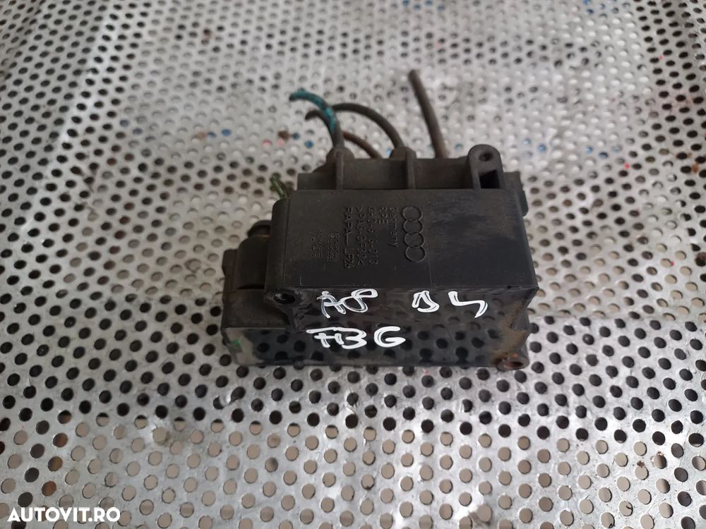 Bloc Valve Suspensie Pneumatica Audi A8 4H D4 A6 C7 A7 Original 94.000 Km An 2010-2011-2012-2013-2014-2015-2016-2017 Cod 4H0616013 Dezmembrez Audi A8 4H D4 3.0 Tdi Quattro Motor CDT Cutie MXU Volan Stanga - Dezmembrari Arad - 4