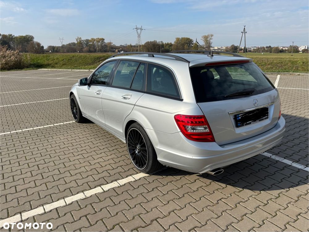 Mercedes-Benz Klasa C 220 CDI DPF BlueEFFICIENCY - 2
