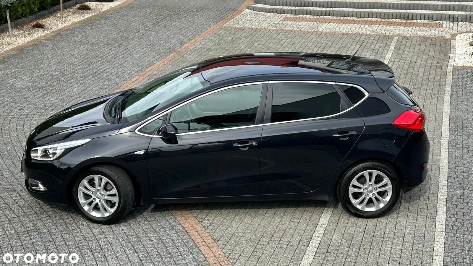 Kia Ceed 1.4 CVVT Dream Team Edition - 1