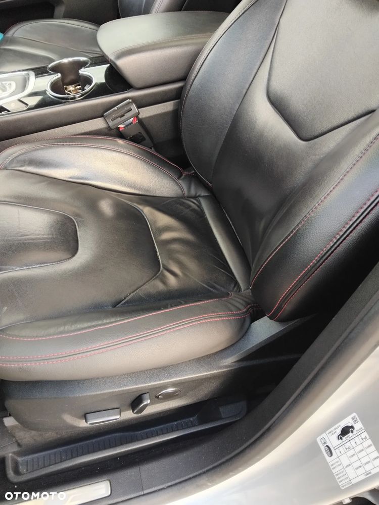 Ford S-Max - 14