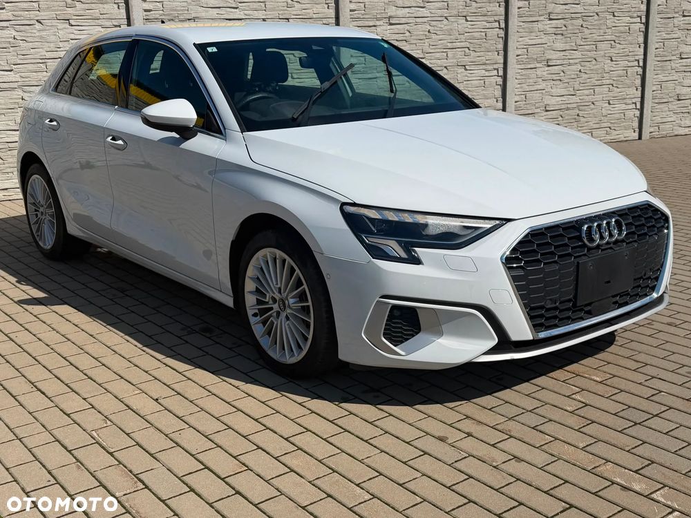 Audi A3 Sportback - 1