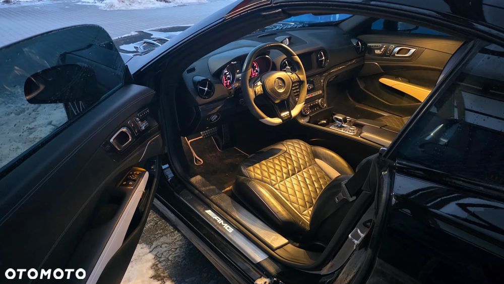 Mercedes-Benz SL 63 AMG - 12