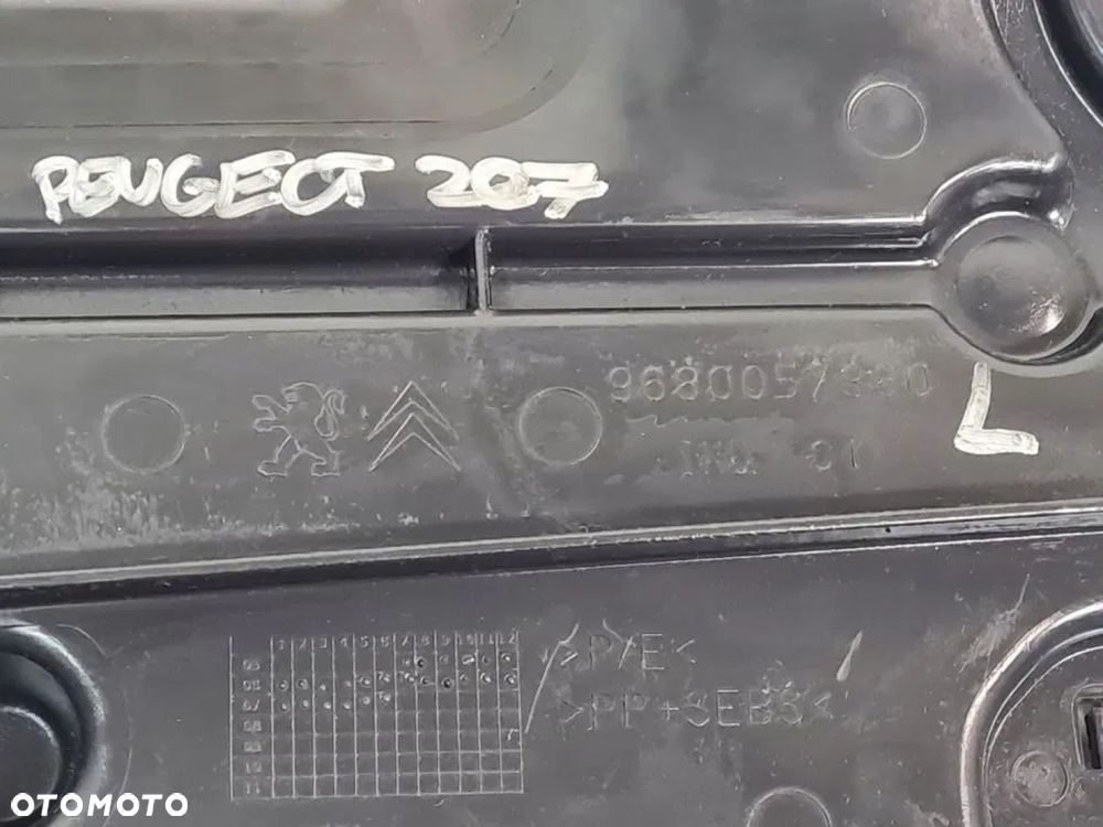 KIEROWNICA POWIETRZA LEWA PRAWA PEUGEOT 207 THP - 9
