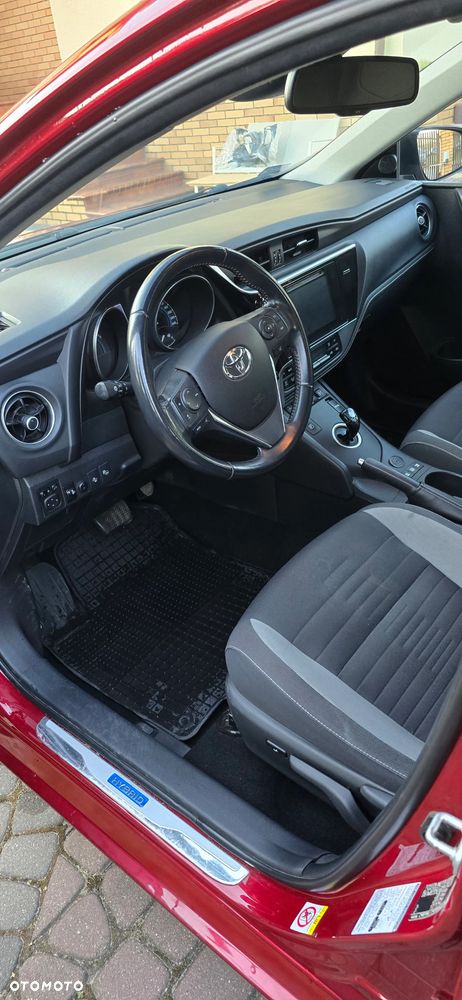 Toyota Auris Hybrid 135 Prestige - 6