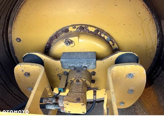 Caterpillar CS-563E - 18