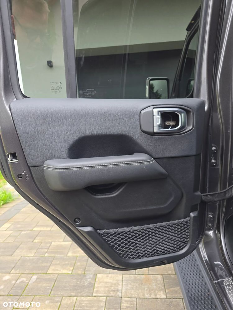 Jeep Wrangler Unlimited GME 2.0 Turbo Sahara - 16