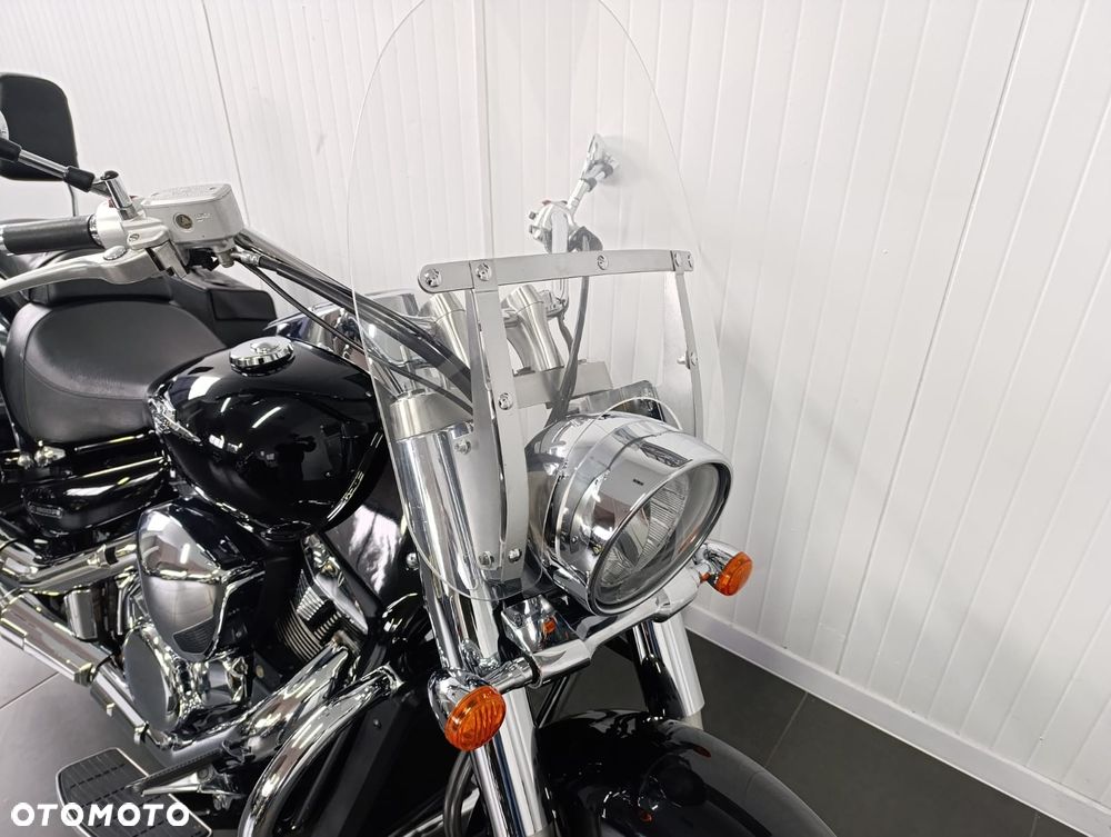 Suzuki Intruder - 16