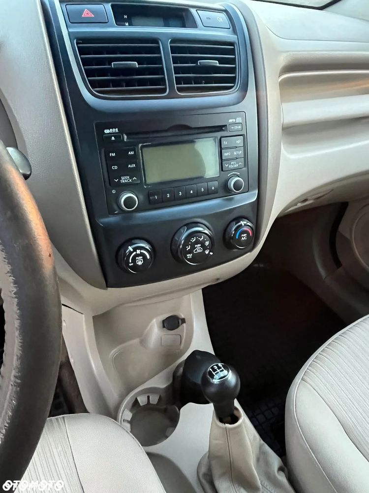Kia Sportage 2.0 Tour - 11