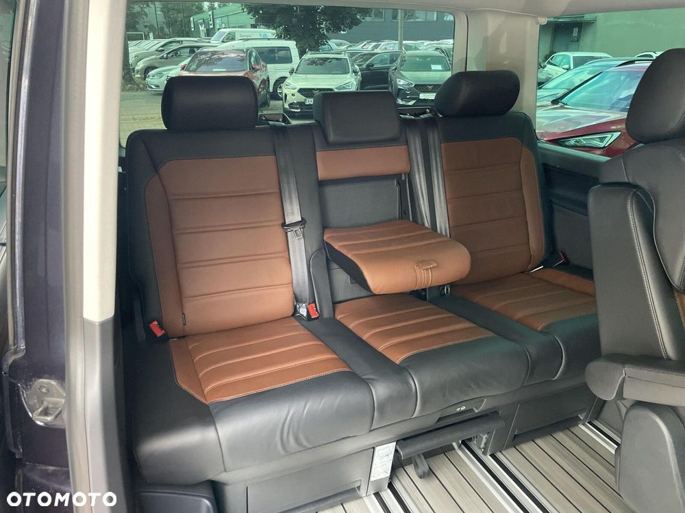 Volkswagen Multivan - 24