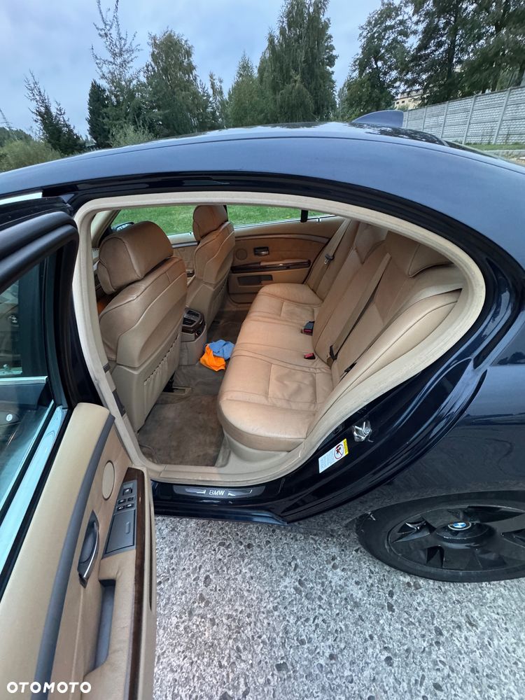 BMW Seria 7 735i L - 13