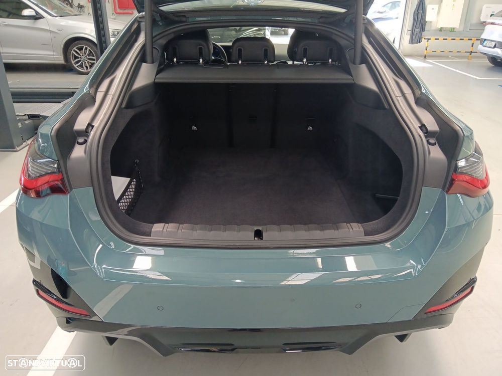 BMW i4 eDrive40 Desportiva M - 25