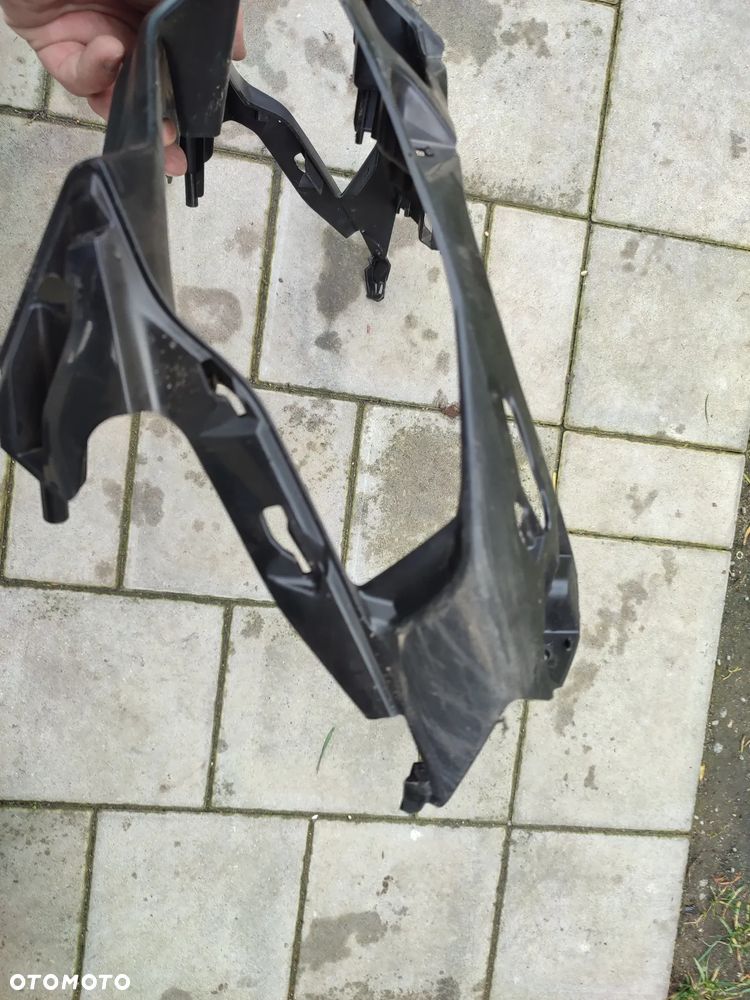 Czacha, czasza, wypełnienie czachy, osłona lampy Yamaha R3 - 10