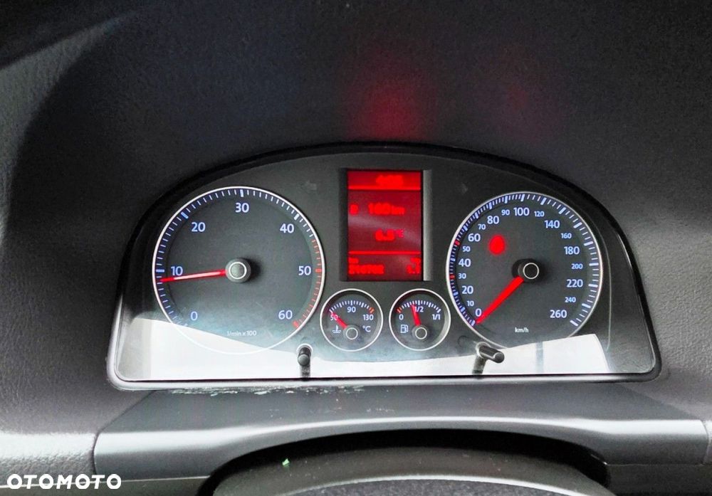 Volkswagen Touran - 15