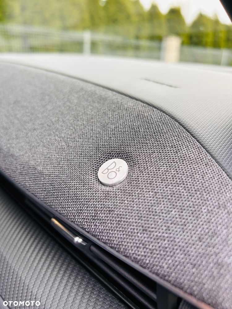 Ford Mustang Mach-E - 15