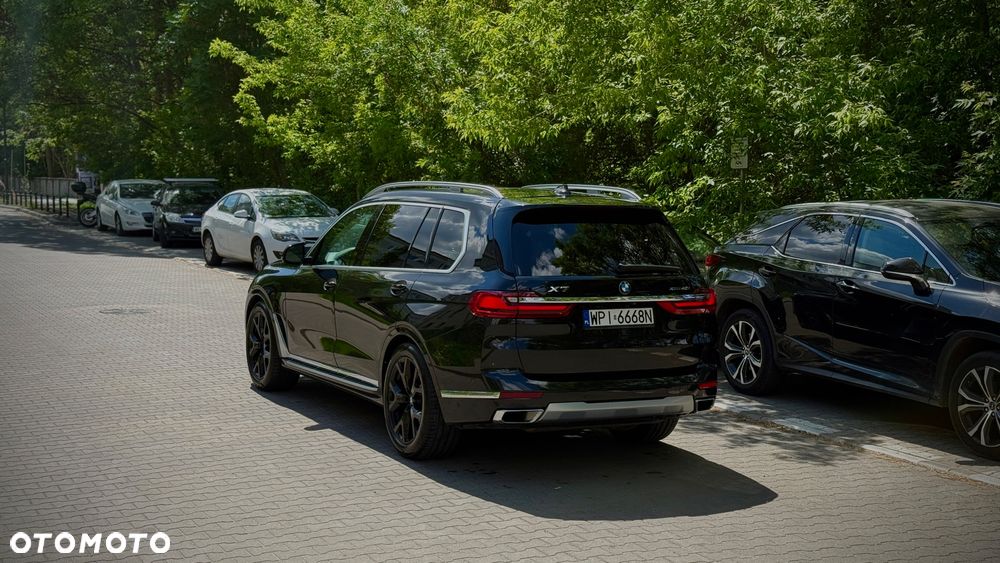 BMW X7 xDrive40i - 16