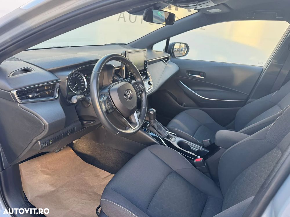 Toyota Corolla 1.8 Hybrid - 8