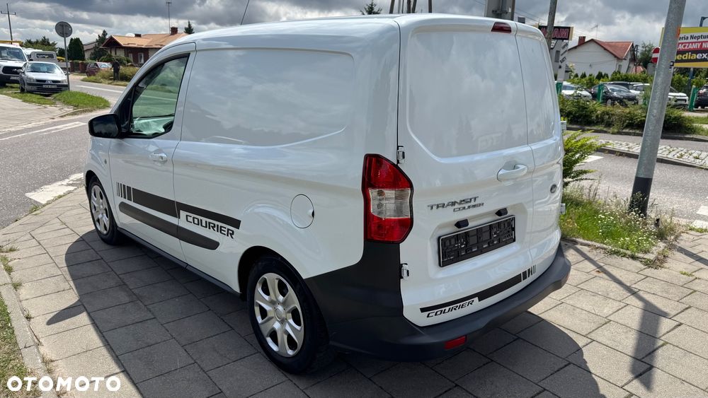 Ford Transit Courier - 7