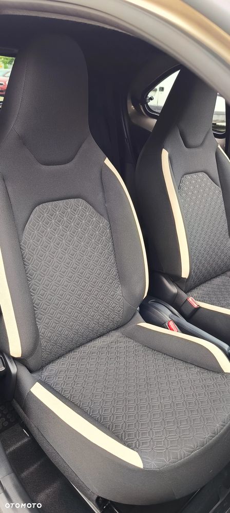 Toyota Aygo X 1.0 VVT-i - 12