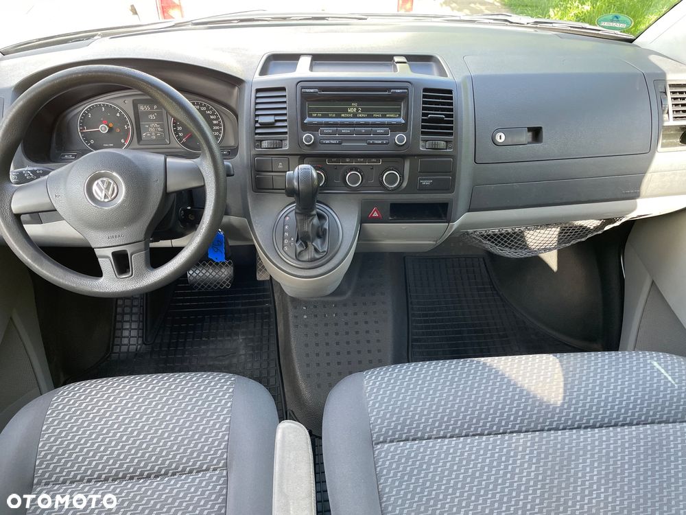 Volkswagen Caravelle - 5
